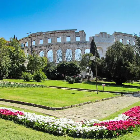 Loredana 11057 Apartman *